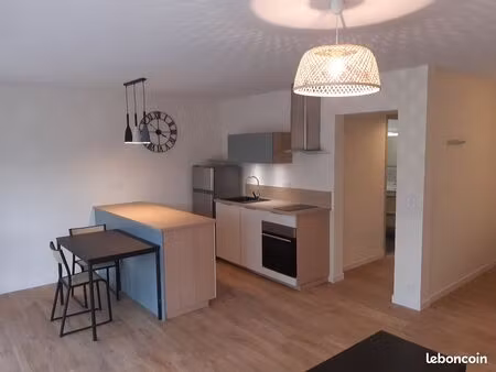 appartement place hoche