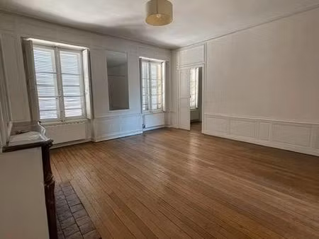 t5 centre ville de nevers 145m2  quartier historique