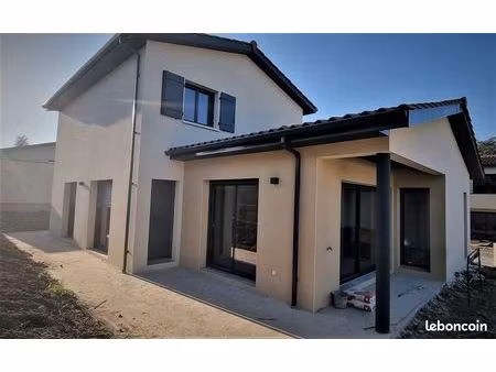 maison 5 pièces 140 m² à charly