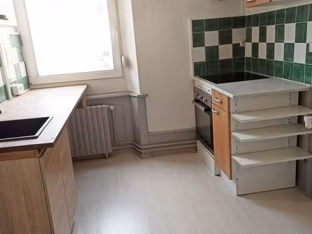 f2 dans maison dampierre les bois
