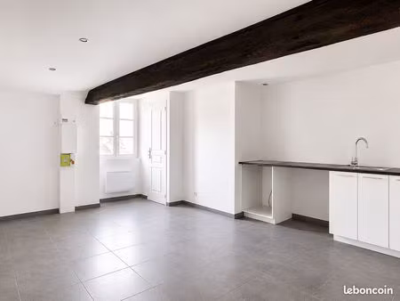 à louer – superbe t2 duplex entièrement rénové – quartier nantilly  saumur
