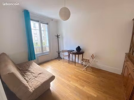 studio 1 pièce 25 m²