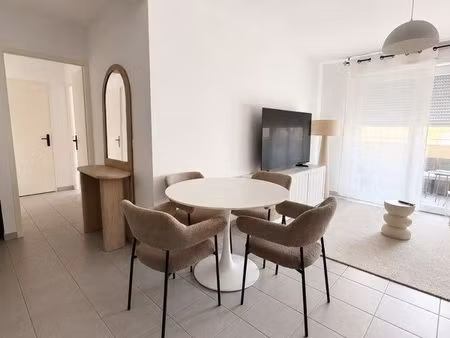 t3 meublé de 65 m² avec balcon  parking et ascenseur