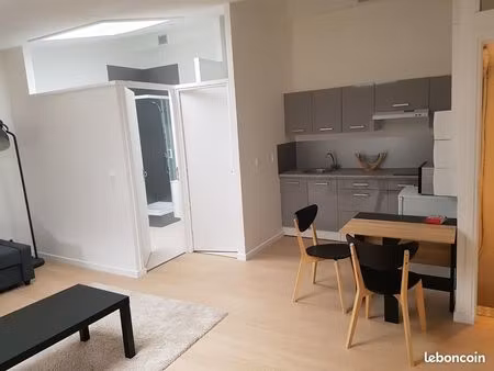 grand studio meublé