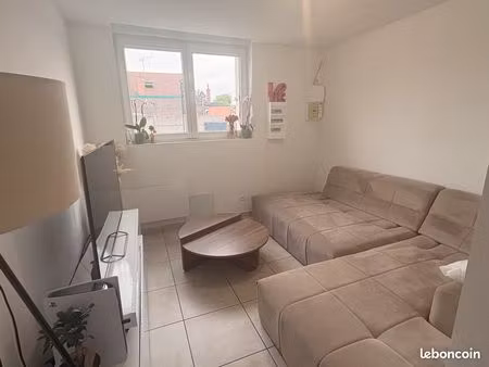 maison 75m2 2 ch  cour eg parking privé
