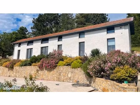 maison 120 m² – saint-cyr-au-mont-d’or – 2 chambres – parking – charges comprises
