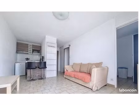 t2 de 35m2 avec terrasse/véranda
