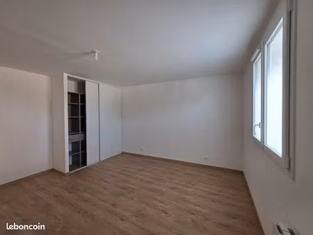 location appartement 2 chambres et 1 bureau