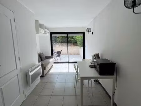 location meublée appartement 1 pièce 16 m² à vitry-sur-seine (94400)  820 €