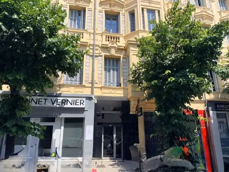 murs libres 17.50 m2 à vendre 90000 euros