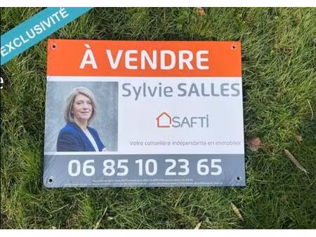 terrain non constructible avec mare et chênes