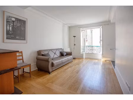location meublée appartement 2 pièces 37 m² à montrouge (92120)  1 250 €