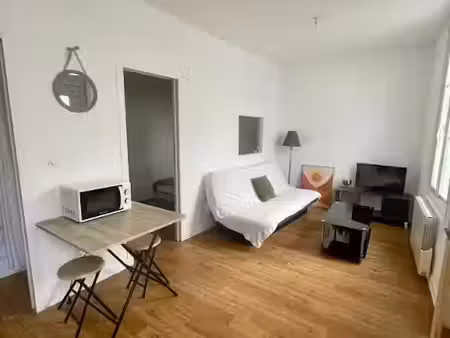 location meublée appartement 2 pièces 27.2 m² à niort (79000)  550 €