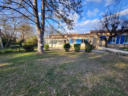 location meublée maison 4 pièces 105.23 m² à le puy-sainte-réparade (13610)  1 240 €
