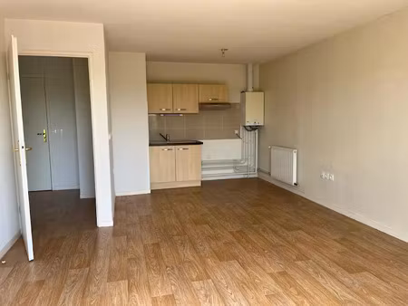location appartement 2 pièces 41.49 m² à bourges (18000)  566 €