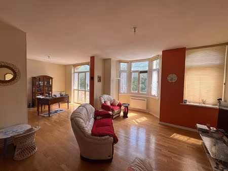 au coeur de la ville - superbe appartement haussmannien avec ascenseur