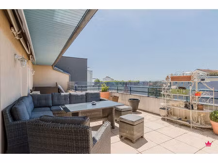 appartement 3 pièces exceptionnel en dernier étage à décines charpieu - terrasse 39m²  gar