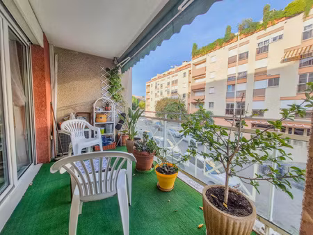 appartement t2 avec cave en centre-ville de hyères - idéal i