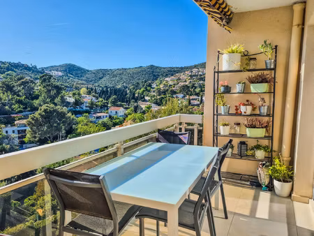 appartement t3 avec vues dégagées et aperçu mer - hyères