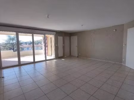 location appartement 3 pièces 90.6 m² à manosque (04100)  1 150 €