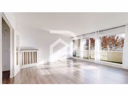 rare sur le secteur - le pecq grand studio de 46m2 balcon  cave  parking  ascenseur  gardi