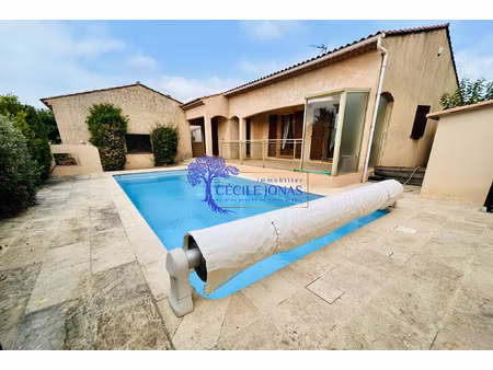 maison de plain-pied avec piscine la londe-les-maures  à d