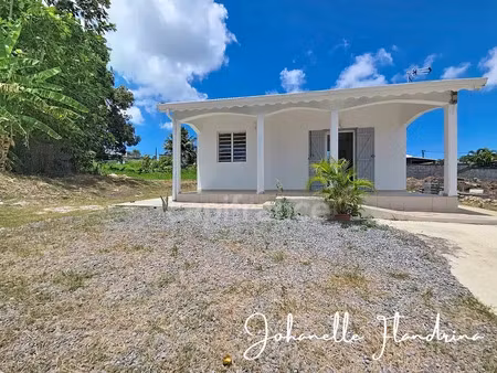 location meublée maison 2 pièces 34 m² à les abymes (97139)  840 €