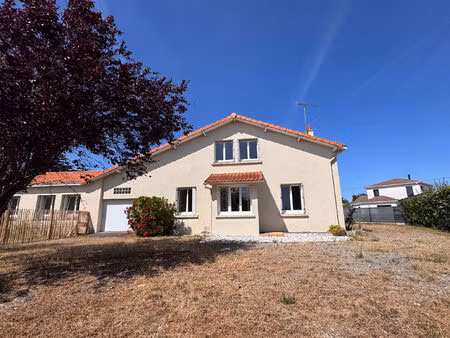 maison de charme à rénover  fort potentiel  secteur recherché du guézy