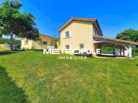 maison t5 de 136 m2 avec piscine