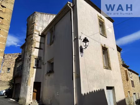 maison de village renovee tour classee monument historique -