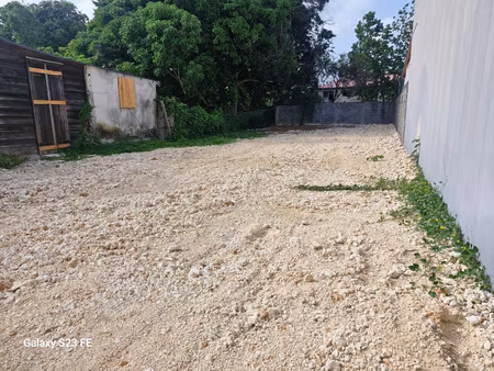 terrain 210m2 à port louis