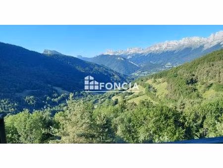 appartement plein sud avec vue sur les massifs