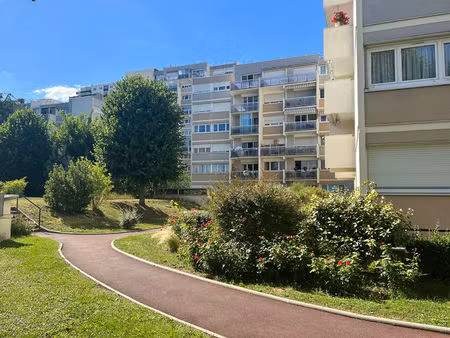 studio meublé avec balcon - chatou