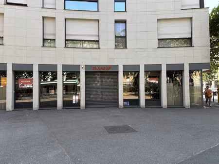 boulogne / local en angle / 421 50m2