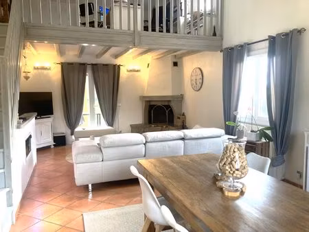 maison de 146 m² située au calme sur une parcelle de terrain d