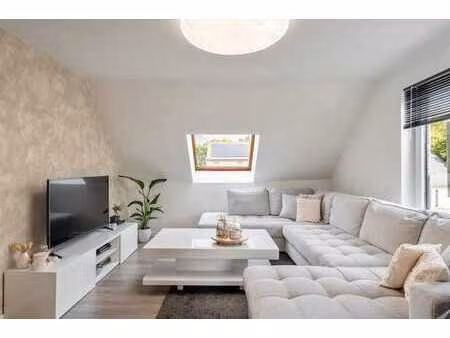 appartement met ruim terras en uitzonderlijke grote garag...