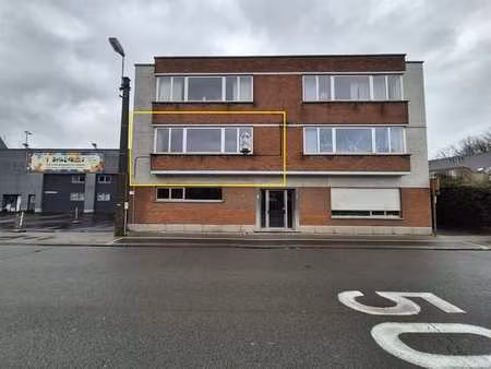 interessant gelegen appartement met terras en garage.