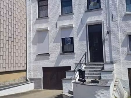 maison lumineuse avec jardin dans un agréable quartier