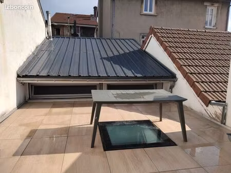 jolie duplex avec terrasse plein centre