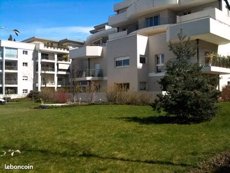 calme 2 pièces meublé proche de la douane de genève & garage double