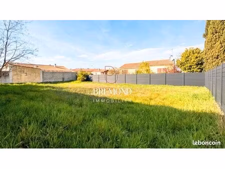 terrain 520 m² trets