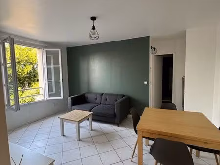 location – appartement meublé t2 de 37 m² à nogent-le-roi