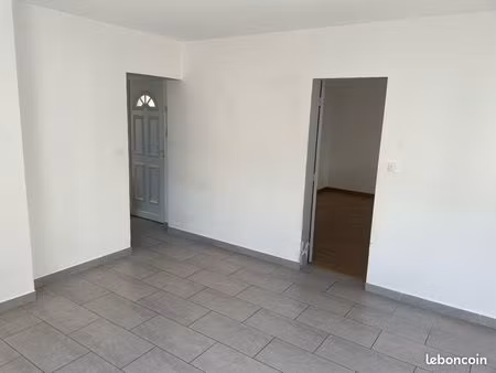 à louer appartement f2 au rdc (proche centre ville saint andré)