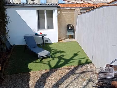 maison de ville avec exterieur