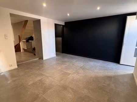 a louer - maison de ville entièrement rénovée à baccarat (54120)
