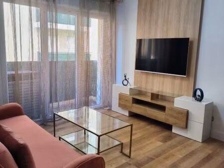 appartement à porte marine refait à neuf meublé
