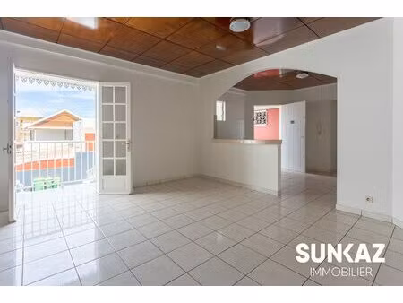 a louer saint-pierre - appartement f3 de 75 m² - loyer 895 €