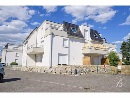 appartement 2 pièces en rez-de-jardin avec terrasse et 2 parkin