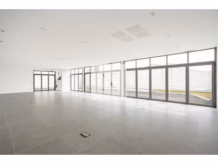 location plateau bureaux 150 m² modulable re2020 — lagord  3
