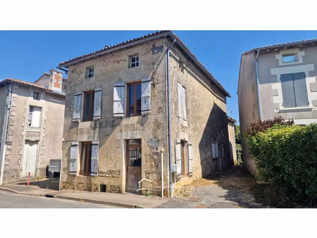 maison ancienne à rénover entièrement beau potentiel d'amé